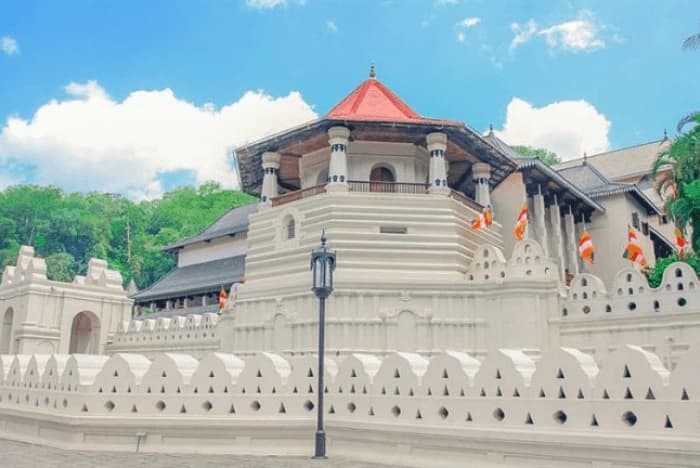 Private Transfer & Cab to Kandy & the Temple of the Tooth Sri Lanka