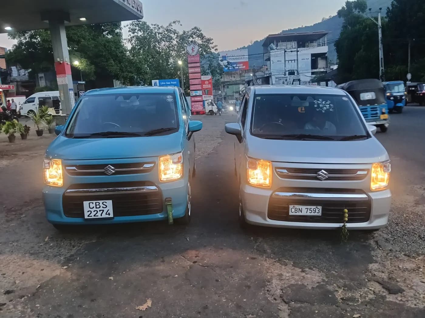 Suzuki Wagon R rental cars ready for a hill country road trip